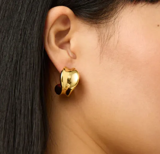 The Chunky Hoop in Gold