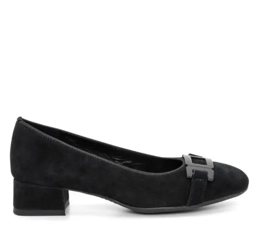 The Enamel Link Pump in Black