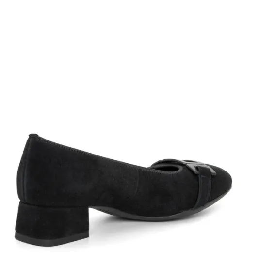 The Enamel Link Pump in Black