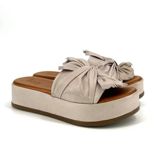 The Knotted Flatform Slide Sandal in Silver Beige