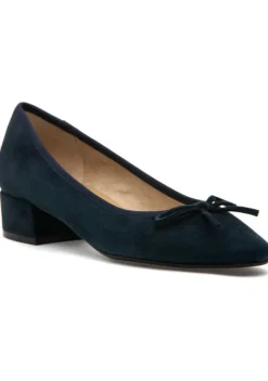 The Low Heel Pump with Bow in Navy