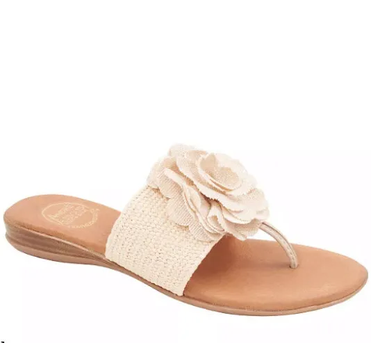 The Raffia Elastic Thong Sandal w Flower in Natural